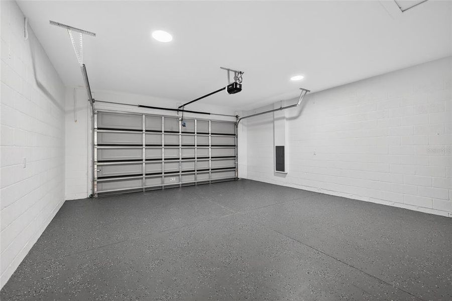 Spacious, unfurnished interior of a new home in , Spring Hill (Image 40).