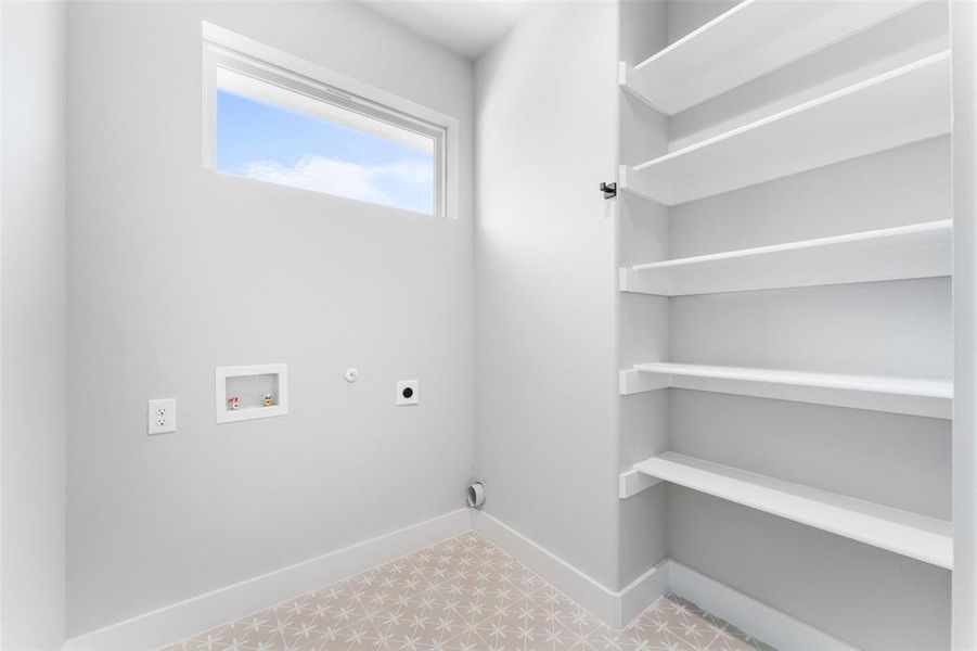 Spacious, unfurnished interior of a new home in , Cleburne (Image 26).