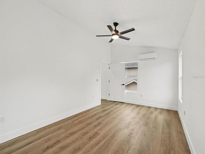 Spacious, unfurnished interior of a new home in , St. Petersburg (Image 67).