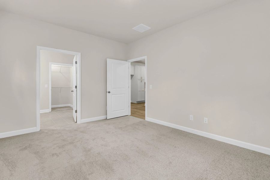 Spacious, unfurnished interior of a new home in Hammock Walk at Nexton, Summerville (Image 23).