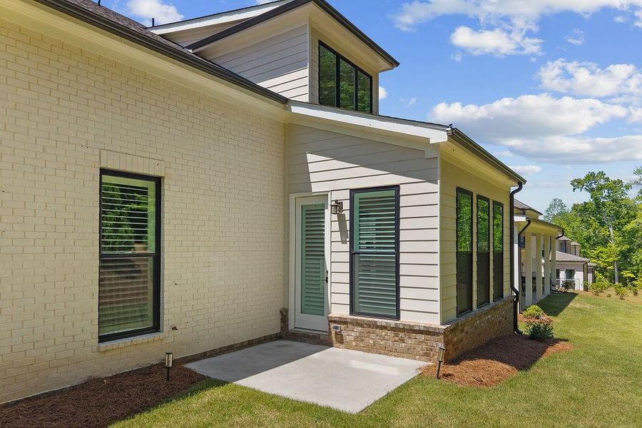 Exterior details and patio area of a home in , Alpharetta (Image 30).
