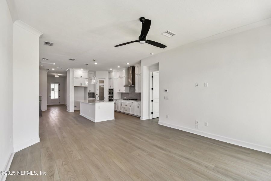 Spacious, unfurnished interior of a new home in Seven Pines 50' Front Entry, Jacksonville (Image 16).