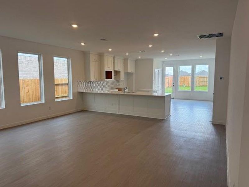 Pictures are representative of floor plan - not actual home for sale Pictures are representative of floor plan - not actual home for sale