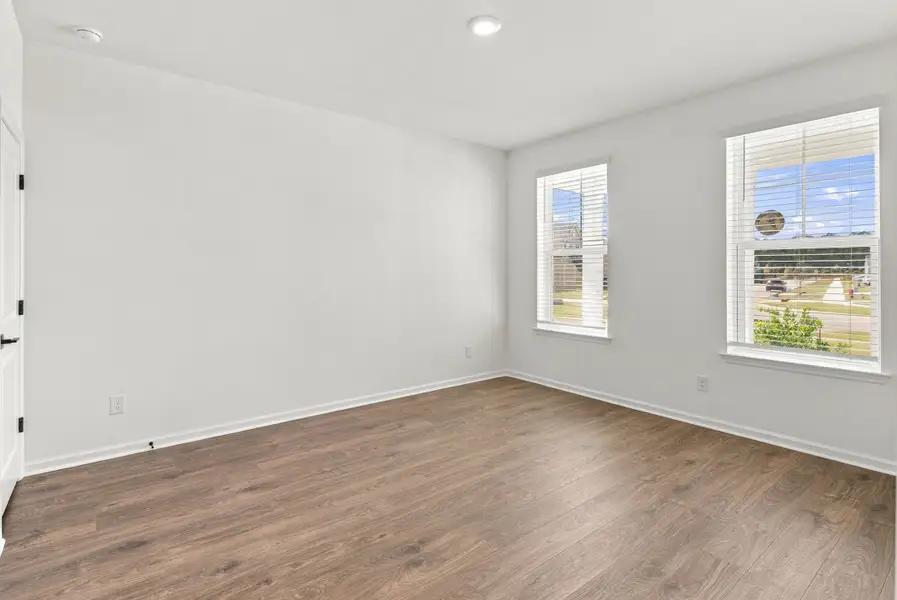 Spacious, unfurnished interior of a new home in The Groves of Berkeley, Moncks Corner (Image 22).