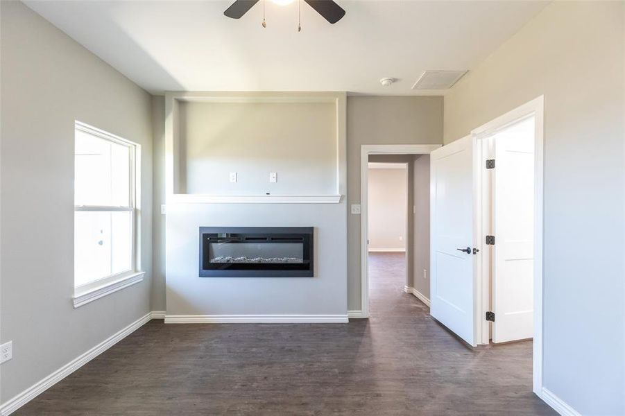 Spacious, unfurnished interior of a new home in , Abilene (Image 25).