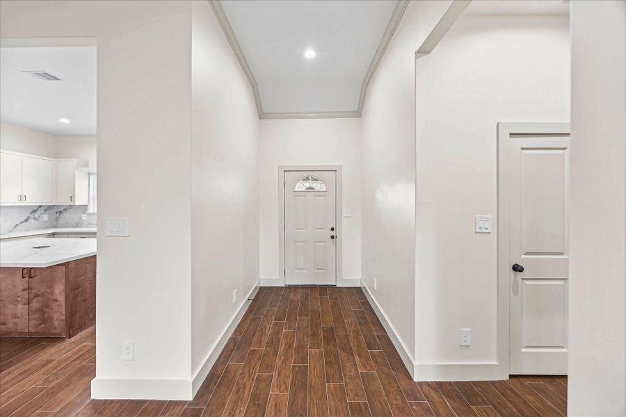 Spacious, unfurnished interior of a new home in , Baytown (Image 23).