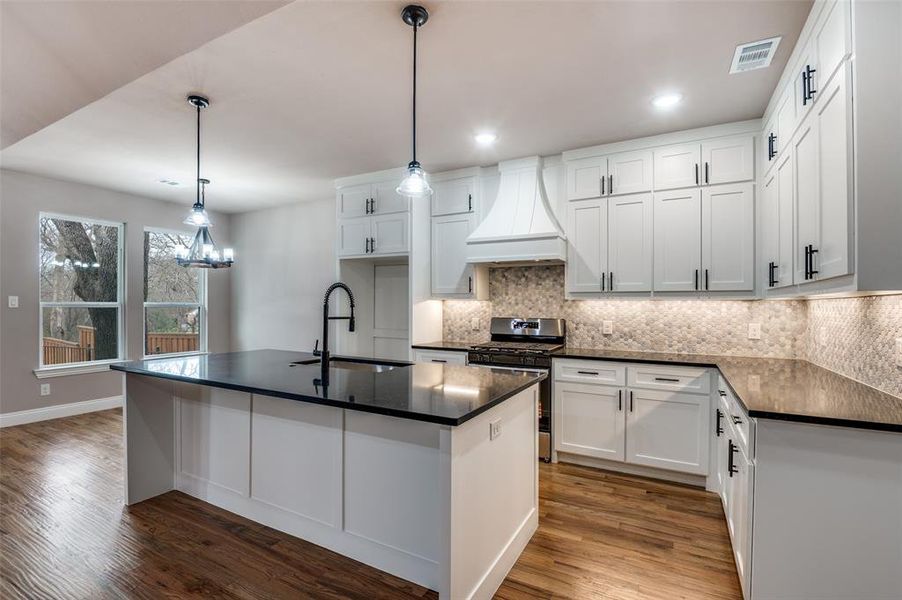 Furnished interior view inside a new home in , Seagoville (Image 9).