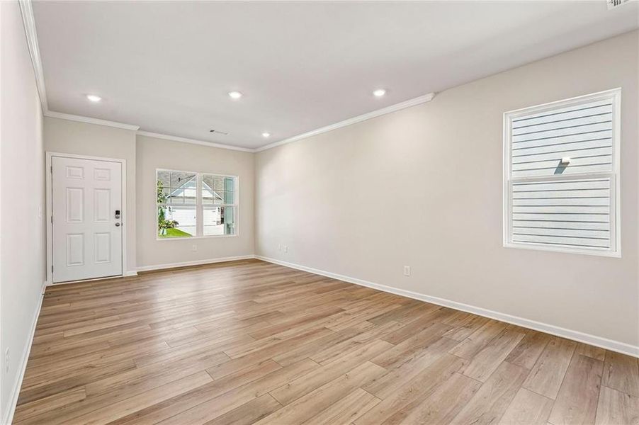 Spacious, unfurnished interior of a new home in Villages at Cedar Hill, Dallas (Image 29).
