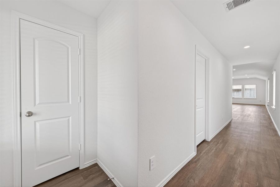 Spacious, unfurnished interior of a new home in Breckenridge Forest, Spring (Image 20).