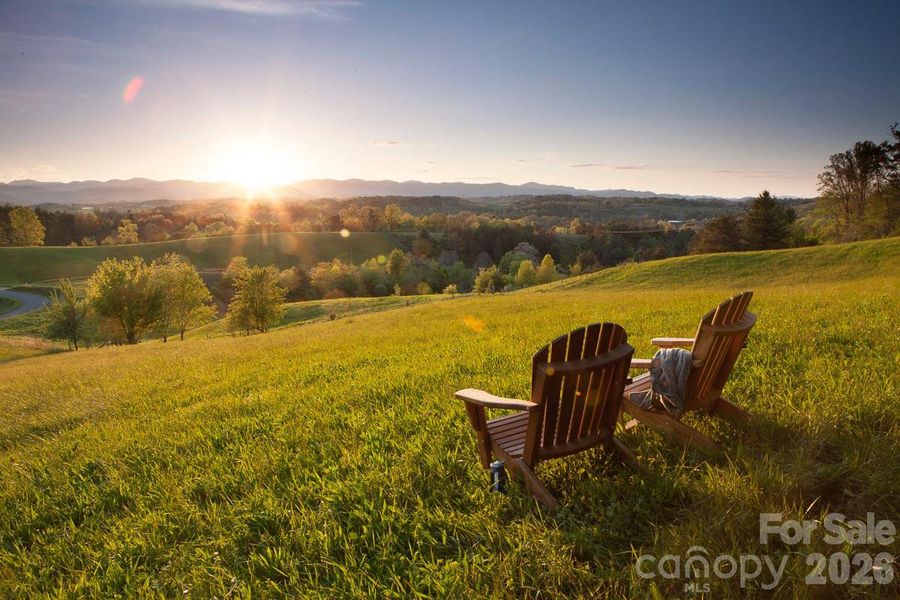 Natural landscape and outdoor views near  in Asheville (Image 33).