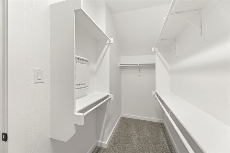 20. 2835 Concord - Closet