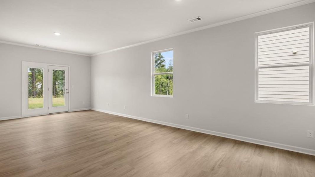 Spacious, unfurnished interior of a new home in Lost Creek, Dallas (Image 29).