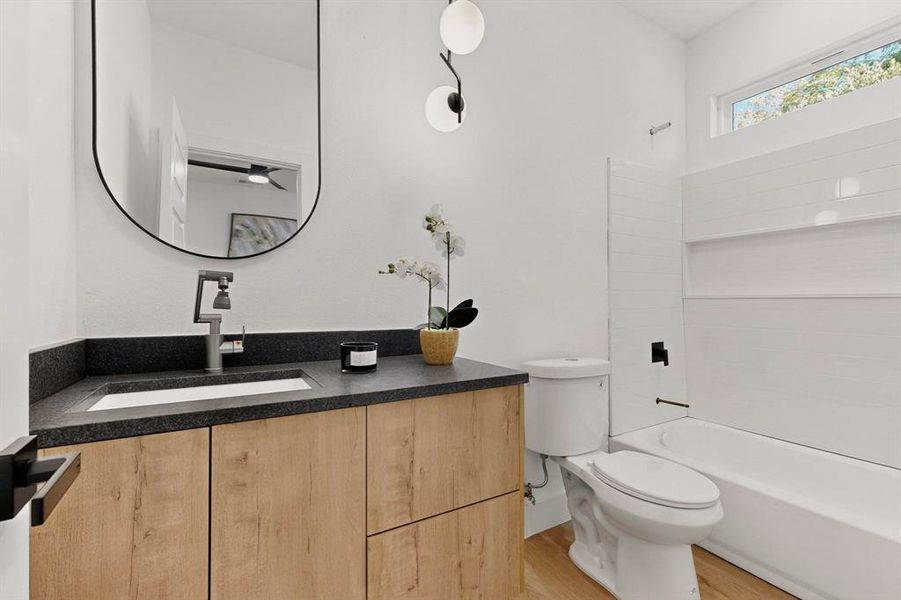 Furnished interior view inside a new home in , Dallas (Image 8).