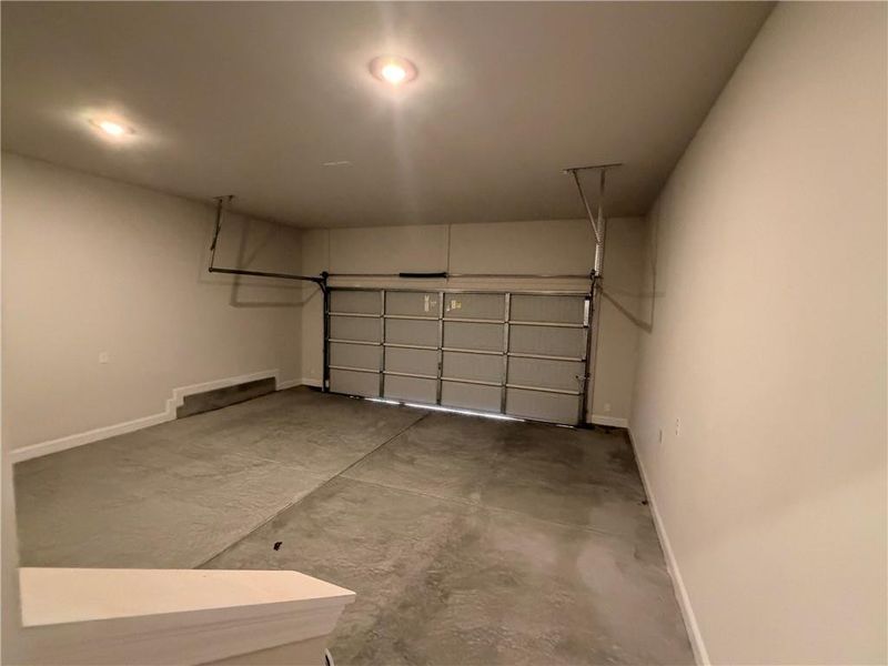 Spacious, unfurnished interior of a new home in Magnolia Villas, Cornelia (Image 32).