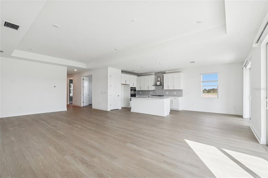 Spacious, unfurnished interior of a new home in Hawkstone, Sarasota (Image 29).