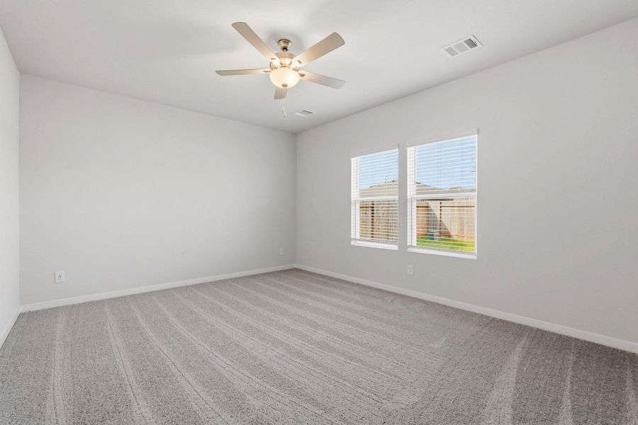 Spacious, unfurnished interior of a new home in Paloma at Sanford Farms, Waller (Image 11).