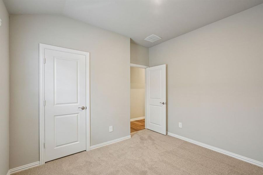 Spacious, unfurnished interior of a new home in Lakehaven - Signature Series, Farmersville (Image 27).