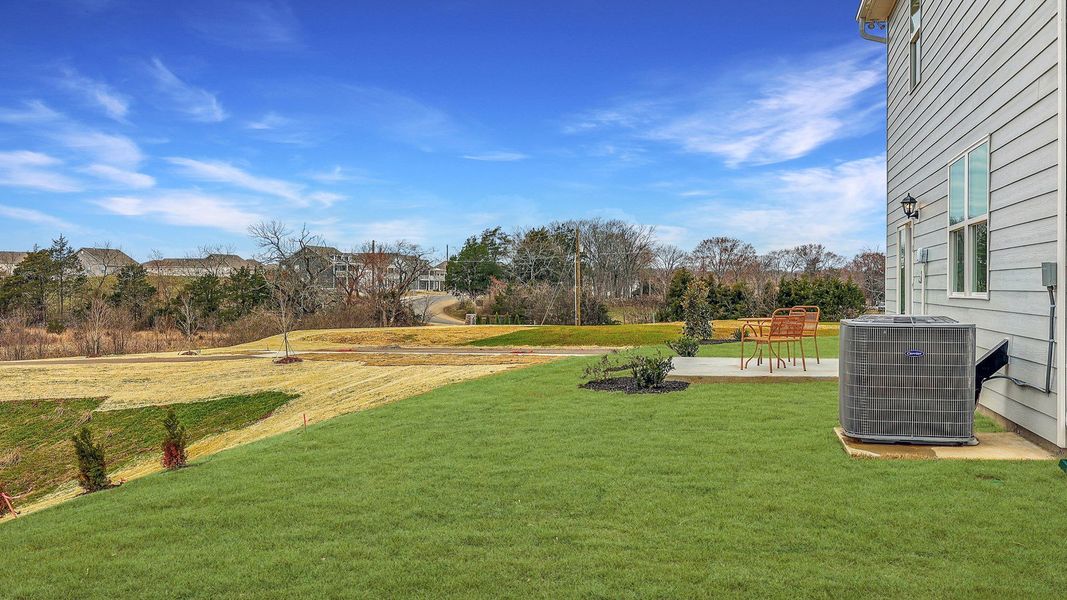 Representative exterior details of a home built from the ELSTON by D.R. Horton in River Landing, Murfreesboro (Image 4).