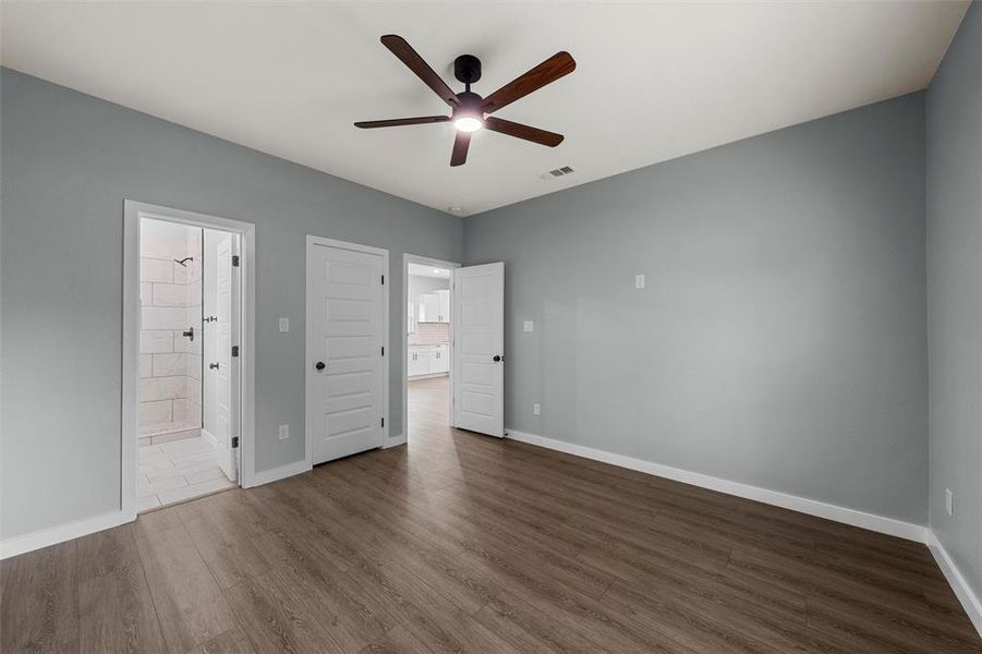 Spacious, unfurnished interior of a new home in , Waco (Image 15).