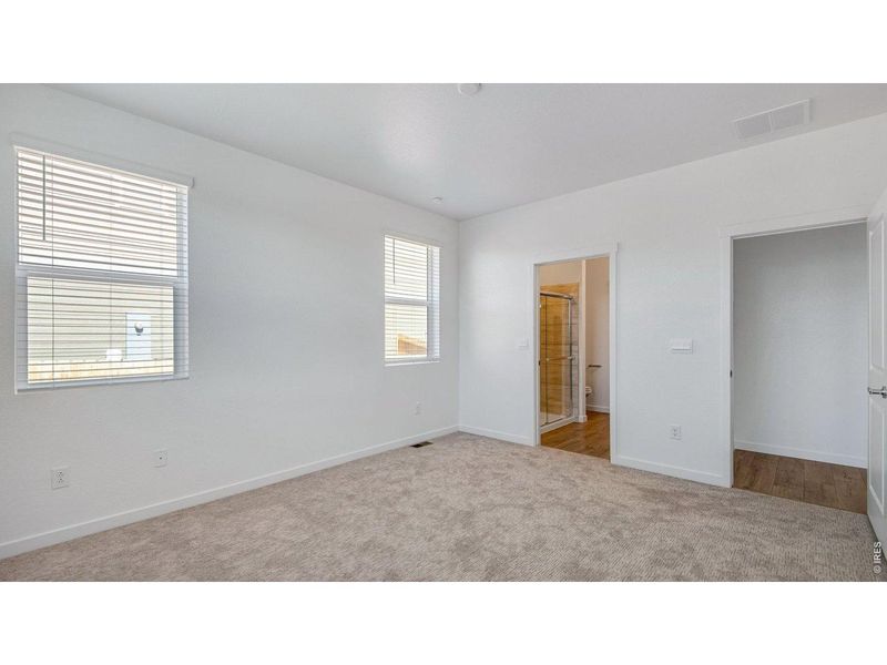 Spacious, unfurnished interior of a new home in Tailholt, Severance (Image 20).