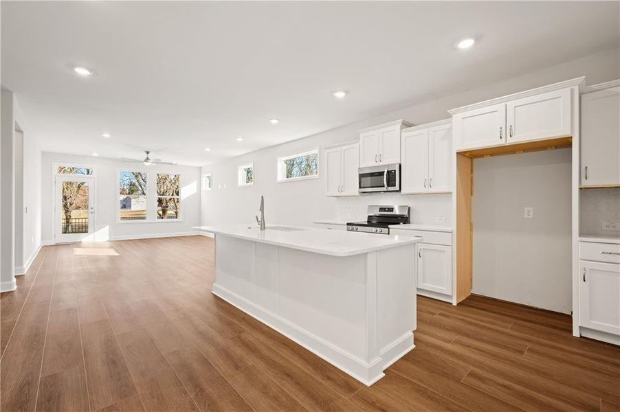 Furnished interior view inside a new home in , Cartersville (Image 7).