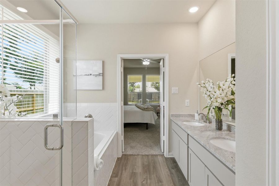 Furnished interior view inside a new home in Deer Trail Estates, Conroe (Image 11).