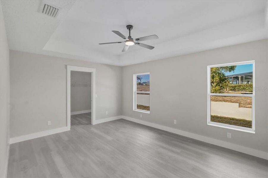 Spacious, unfurnished interior of a new home in , Hernando (Image 28).