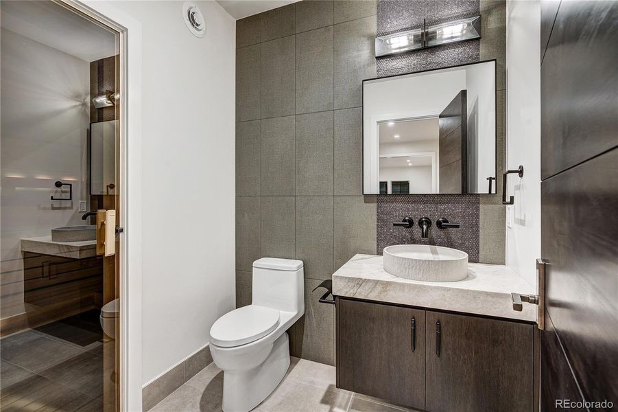 Furnished interior view inside a new home in , Keystone (Image 9).