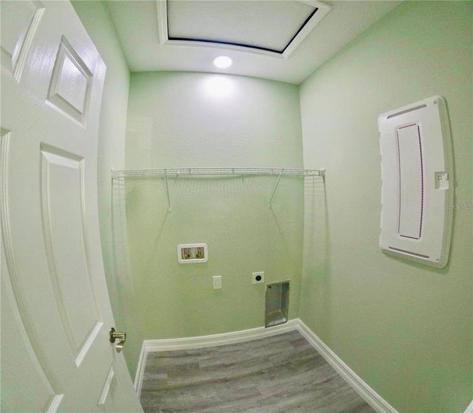 Spacious, unfurnished interior of a new home in , Tampa (Image 12).