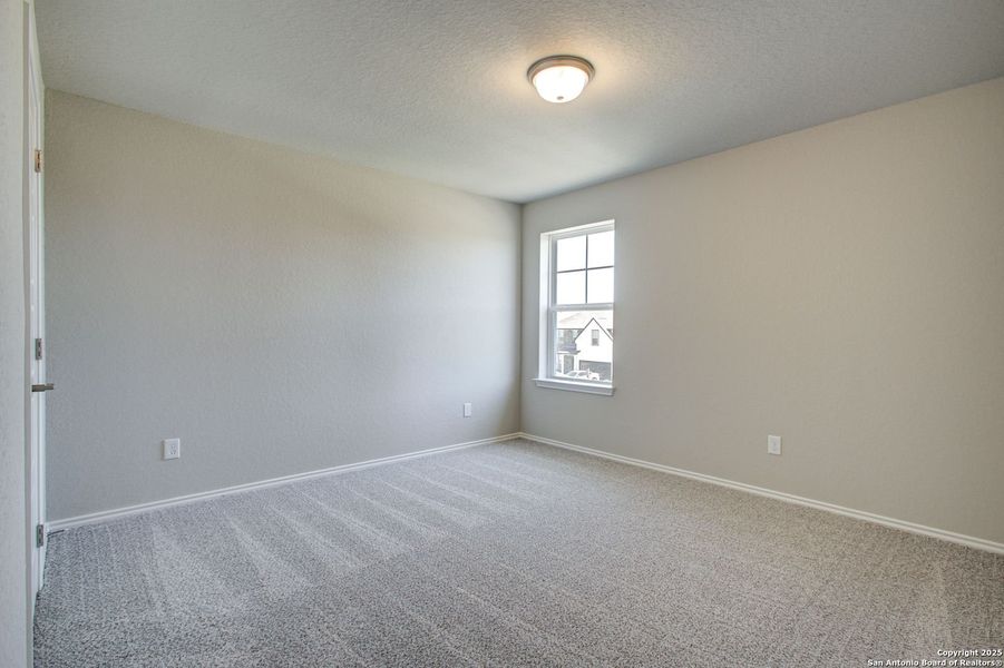Spacious, unfurnished interior of a new home in Hickory Ridge, San Antonio (Image 68).