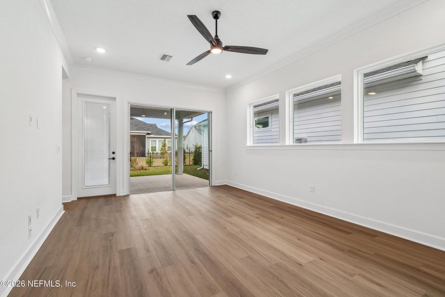 Spacious, unfurnished interior of a new home in Seven Pines 40' Front Entry, Jacksonville (Image 18).