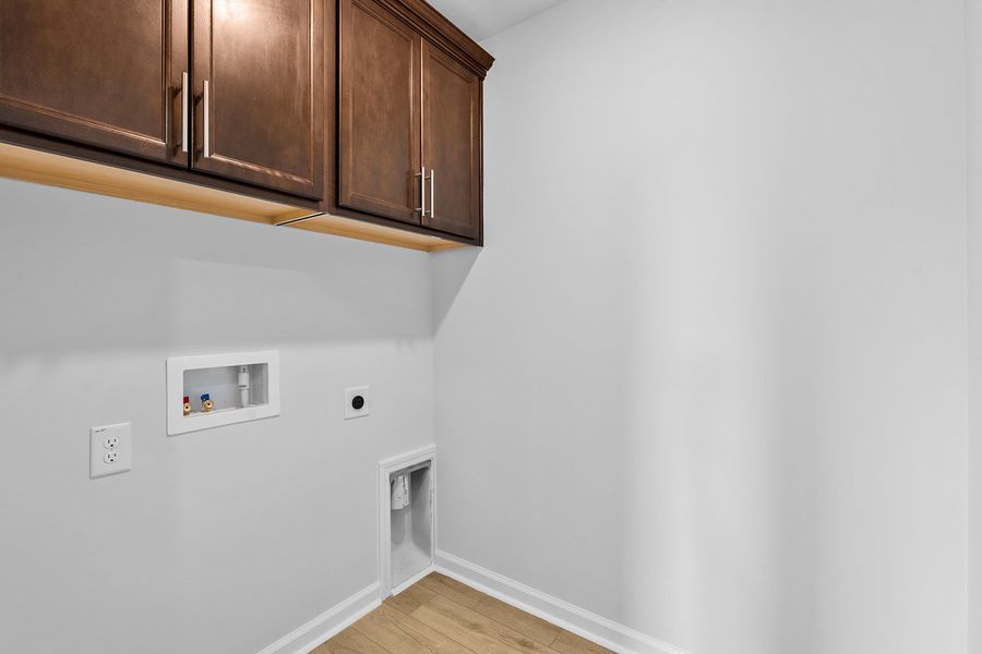 Spacious, unfurnished interior of a new home in Hanes Lake, Winston-Salem (Image 31).