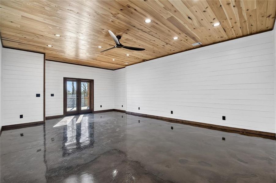 Spacious, unfurnished interior of a new home in , Ellijay (Image 30).