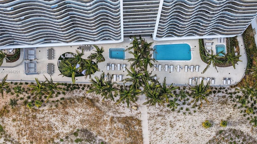 Condo located in Pompano Beach, FL showcasing its design and architecture (Image 26).