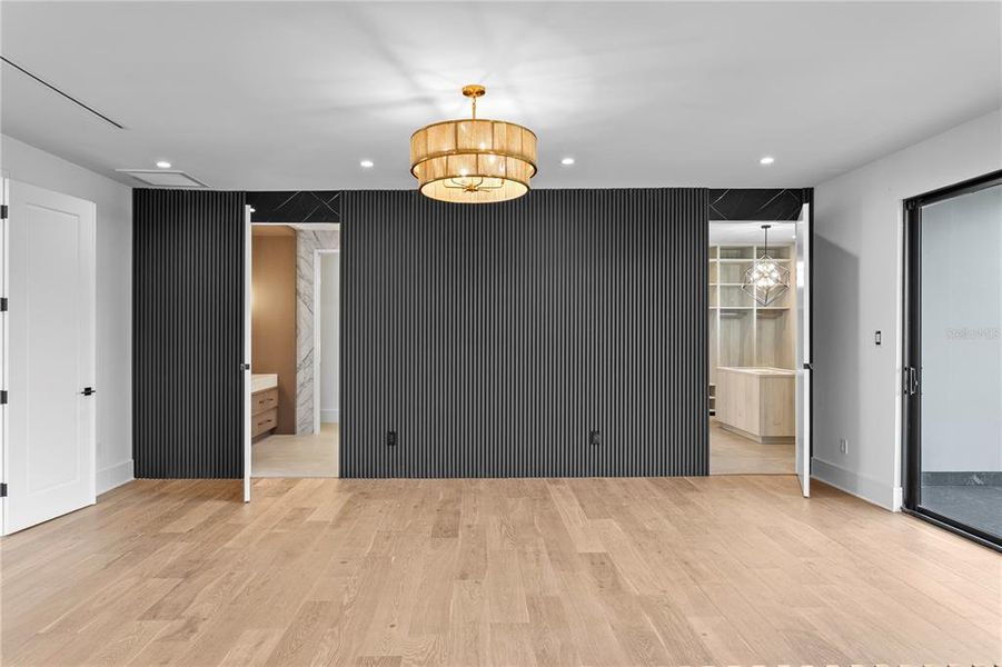 Spacious, unfurnished interior of a new home in Snell Isles, St. Petersburg (Image 20). Spacious, unfurnished interior of a new home in Snell Isles, St. Petersburg (Image 20).