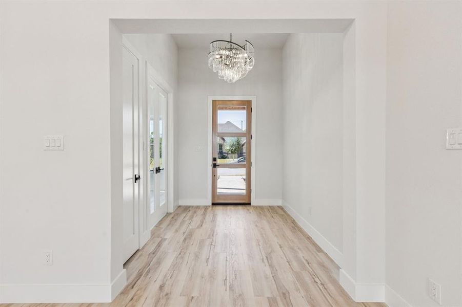 Spacious, unfurnished interior of a new home in , Weatherford (Image 25). Spacious, unfurnished interior of a new home in , Weatherford (Image 25).