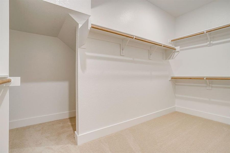 Spacious, unfurnished interior of a new home in Pecan Grove, Burleson (Image 38).