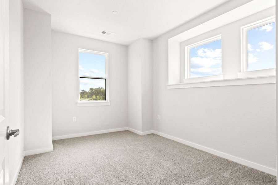 Spacious, unfurnished interior of a new home in Ten Mile Creek, Celina (Image 38).