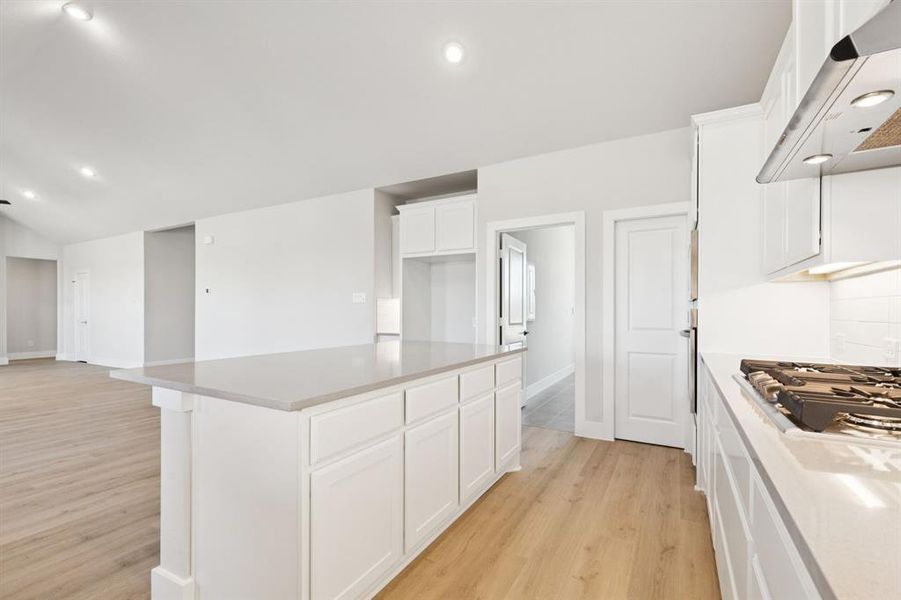 Furnished interior view inside a new home in Ellis Ranch Estates, Waxahachie (Image 12).