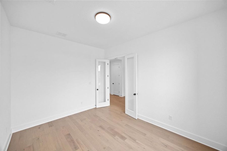 Spacious, unfurnished interior of a new home in Parkside On The River, Georgetown (Image 18).