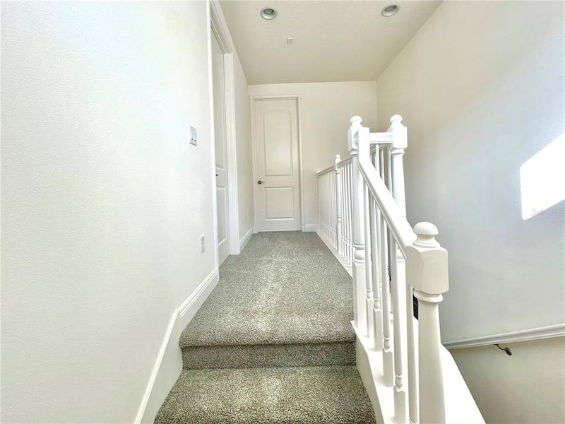 Spacious, unfurnished interior of a new home in , Orlando (Image 36).