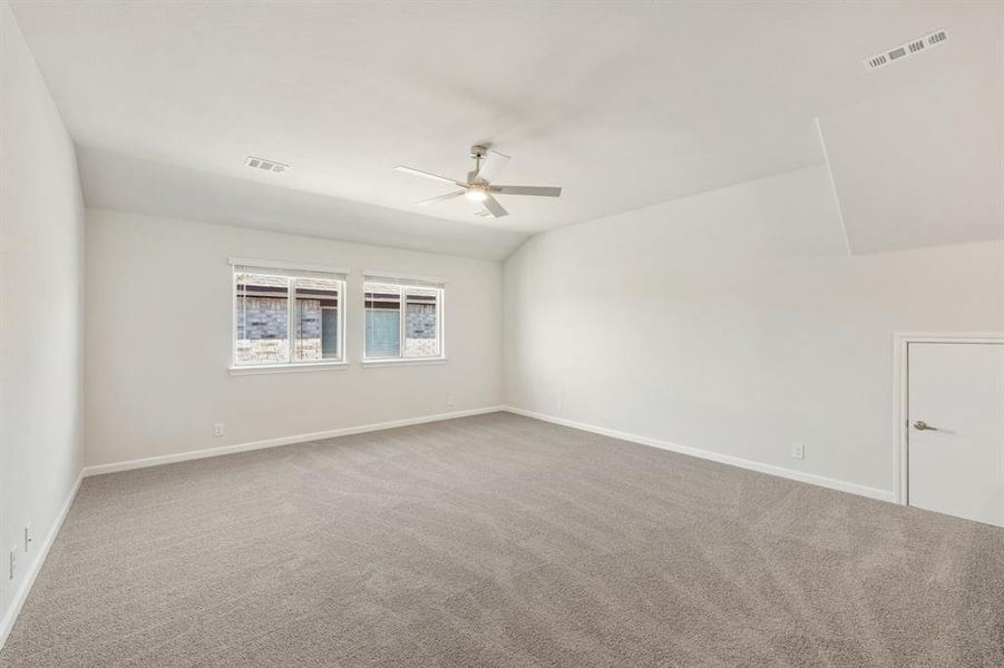 Spacious, unfurnished interior of a new home in Rolling Meadows, Lancaster (Image 16). Spacious, unfurnished interior of a new home in Rolling Meadows, Lancaster (Image 16).