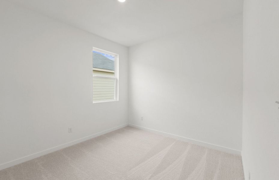 Spacious, unfurnished interior of a new home in Larson Crossing, Elgin (Image 14).