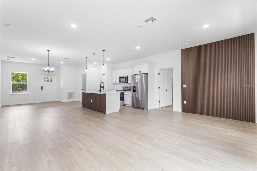 Spacious, unfurnished interior of a new home in , Dunnellon (Image 36).