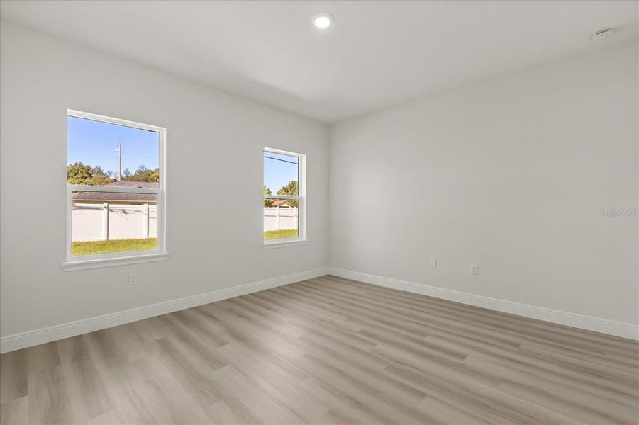 Spacious, unfurnished interior of a new home in , Ocala (Image 19).
