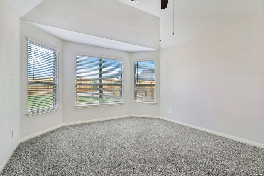 Spacious, unfurnished interior of a new home in , San Antonio (Image 17).