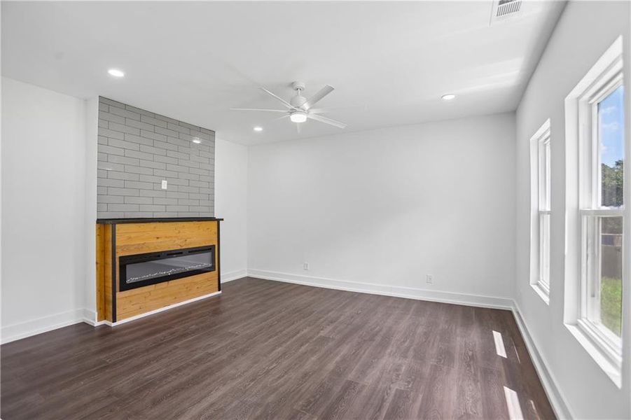 Spacious, unfurnished interior of a new home in , Covington (Image 16).