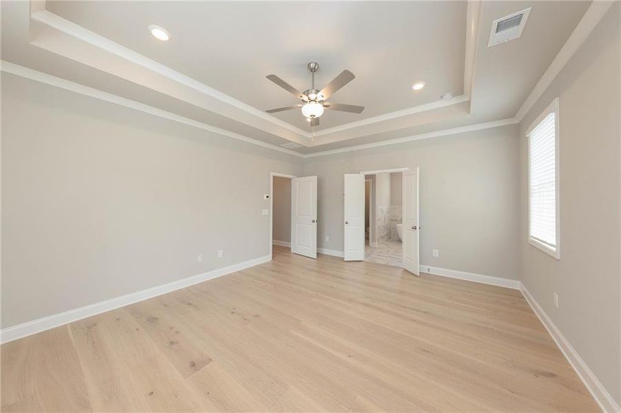 Spacious, unfurnished interior of a new home in Livingstone Park, Kennesaw (Image 22).