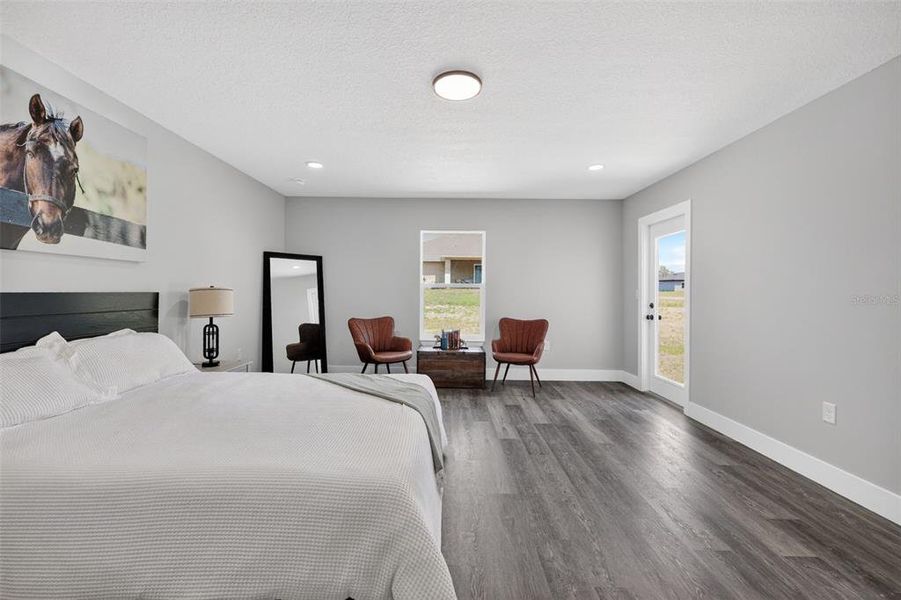 Furnished interior view inside a new home in , Dunnellon (Image 7).