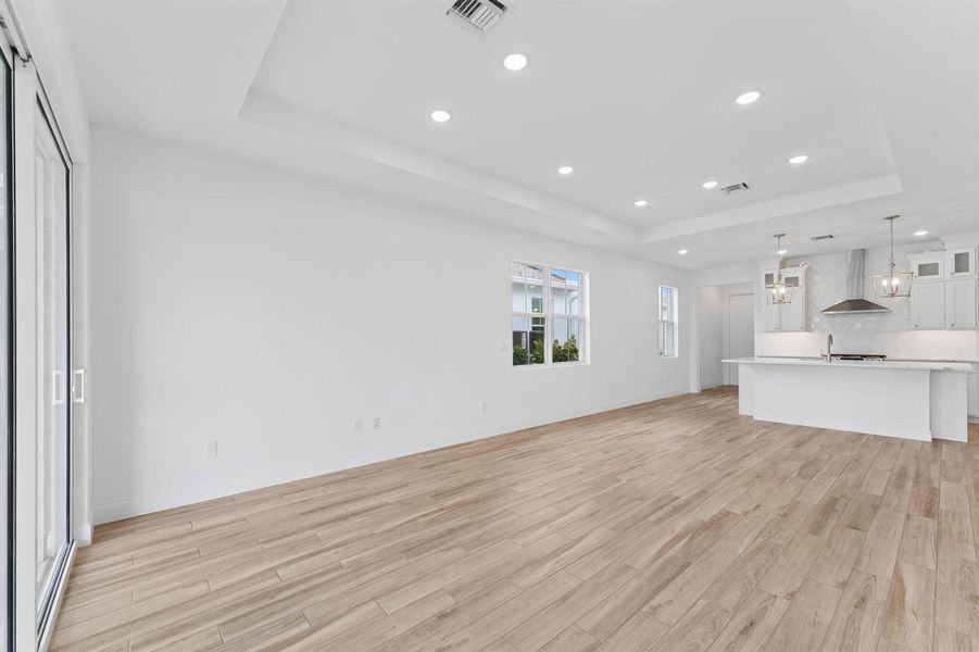Kitchen, Great Room & Dining Area Kitchen, Great Room & Dining Area